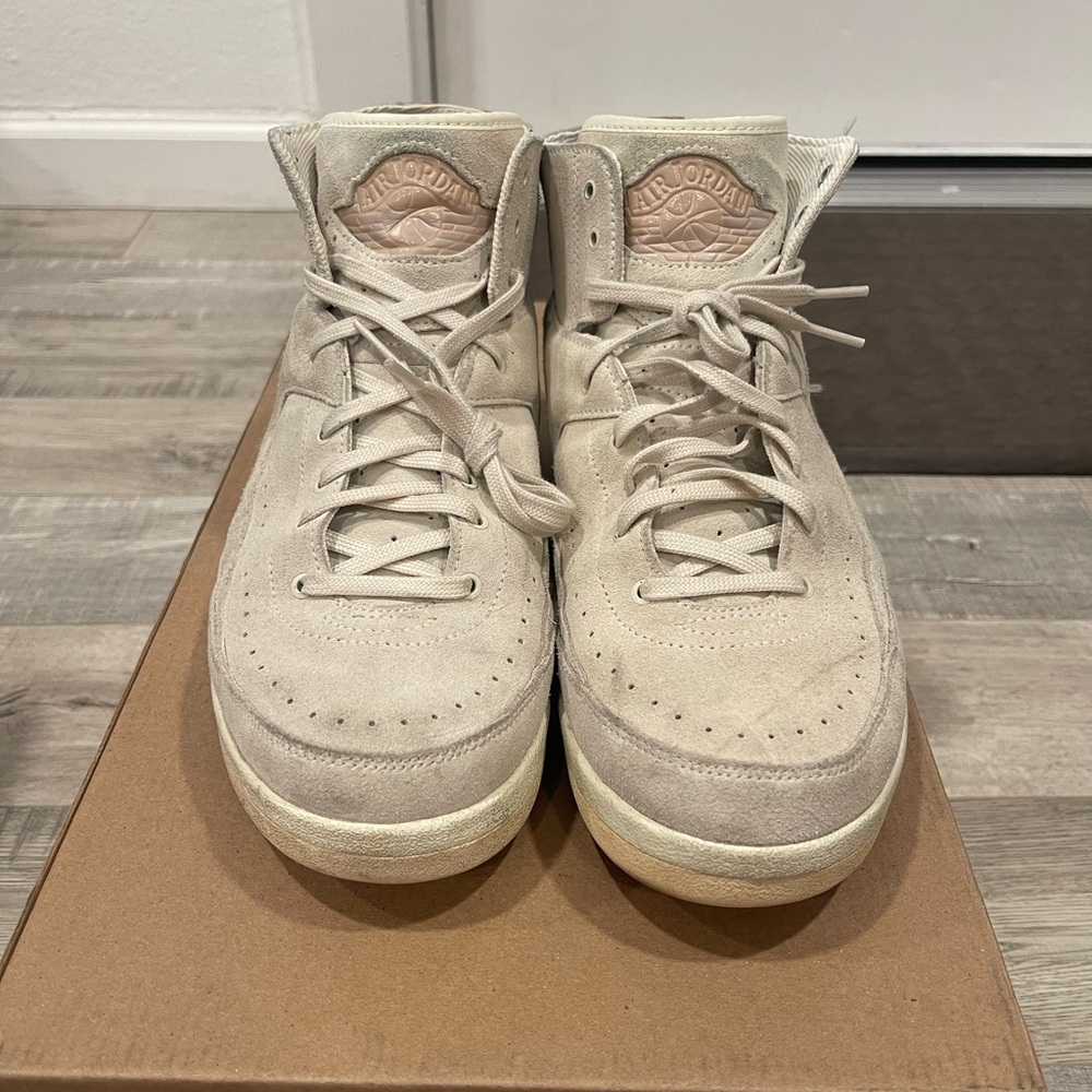 Nike: Air Jordan 2 Retro Decon